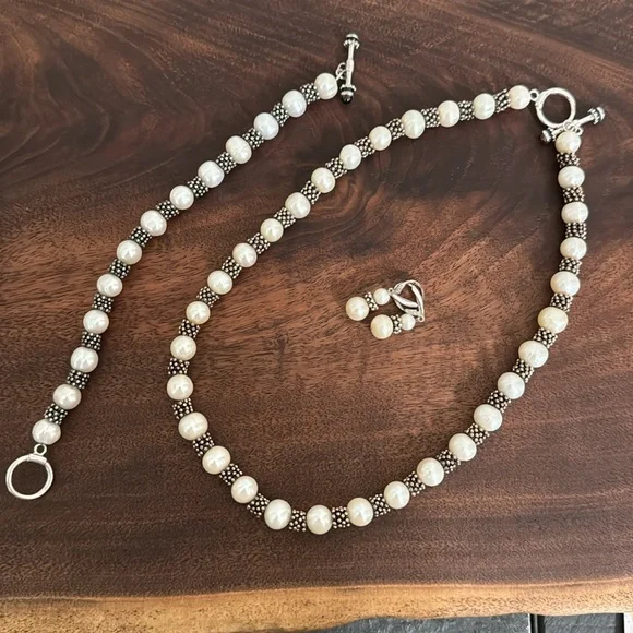 Sterling Silver Cultured pearl jewelry set (necklace, bracelet, ring, earrings) - Picture 6 of 7